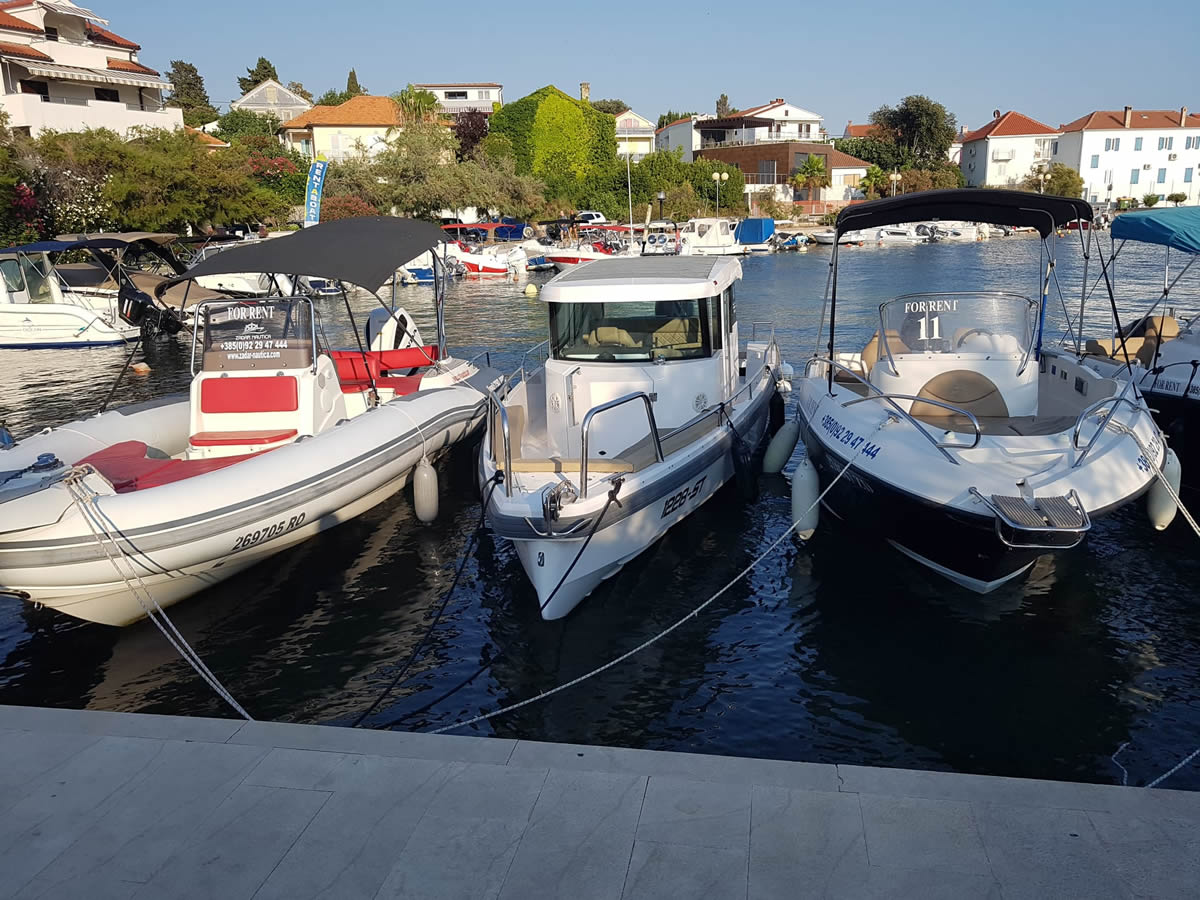 Axopar 28 Cabine